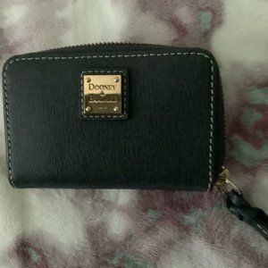 Dooney & Bouke Sm Zip Around Wallet